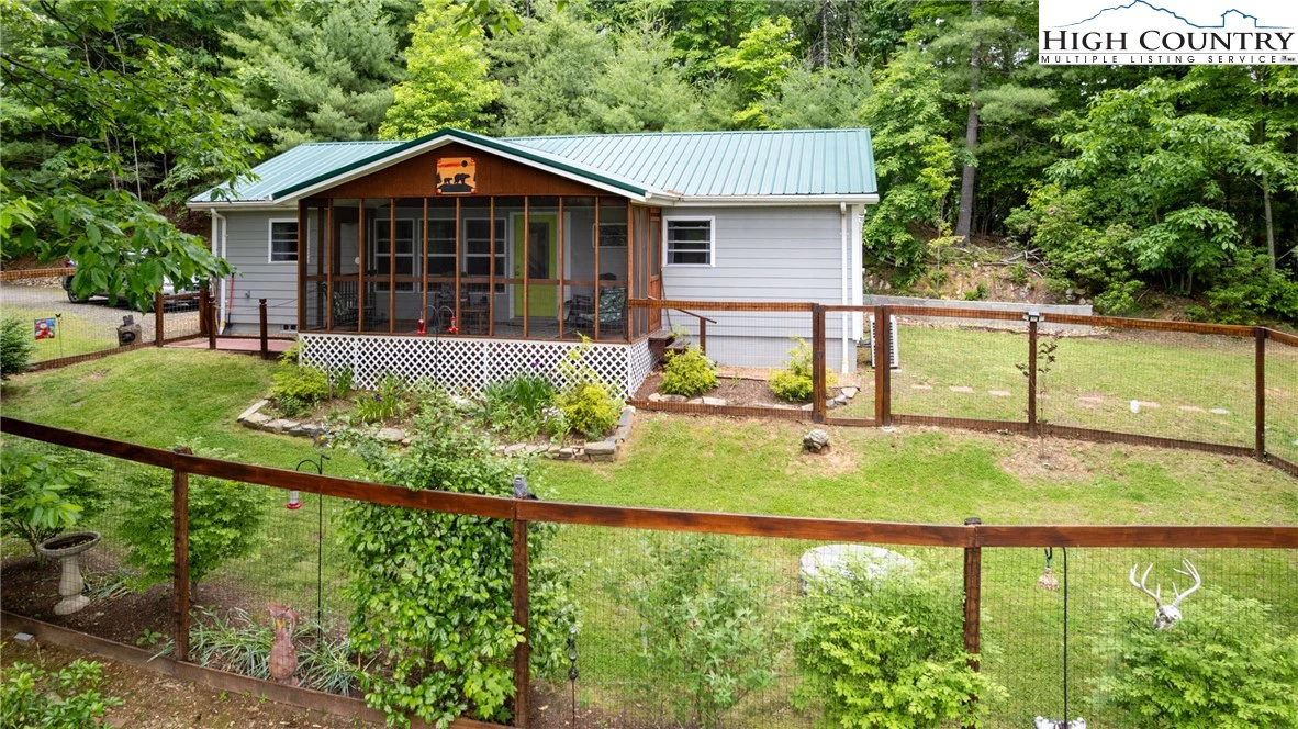 Image number 21 for the current listing