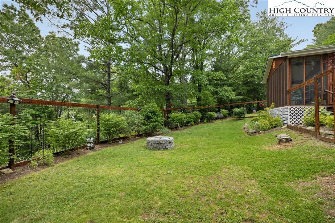 Image number 19 for the current listing