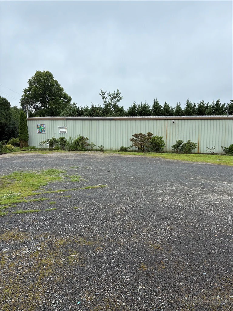 Image number 3 for the current listing
