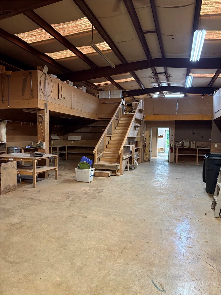 Image number 12 for the current listing