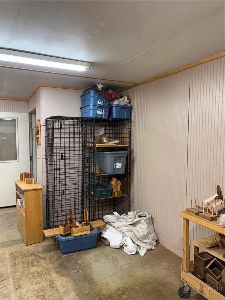 Image number 13 for the current listing