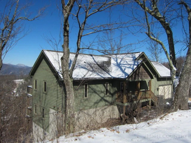 Image number 1 for the current listing