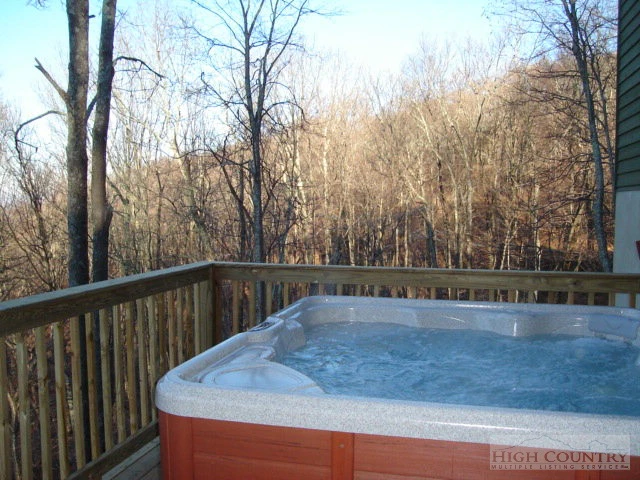 Image number 13 for the current listing