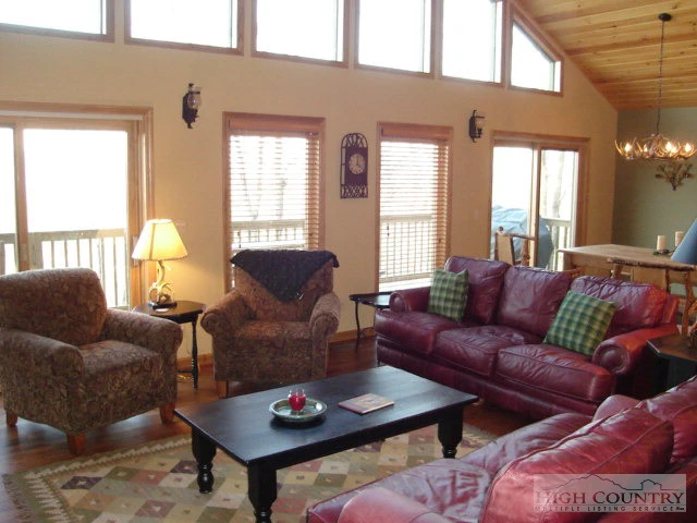 Image number 6 for the current listing