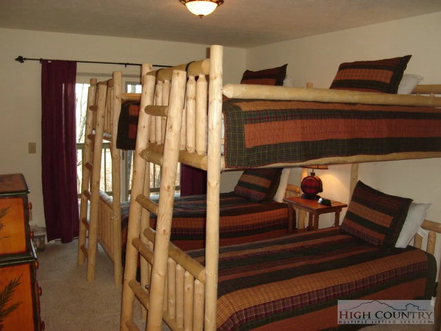 Image number 10 for the current listing