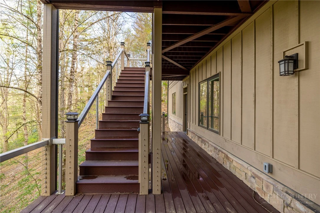 Image number 18 for the current listing