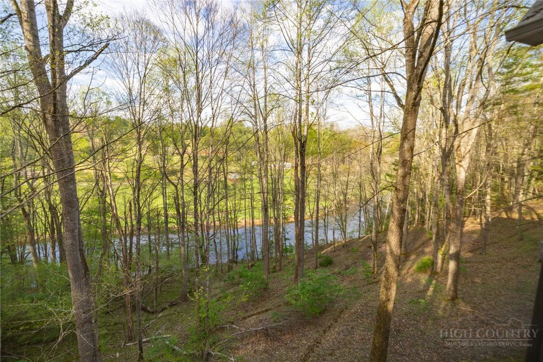 Image number 21 for the current listing