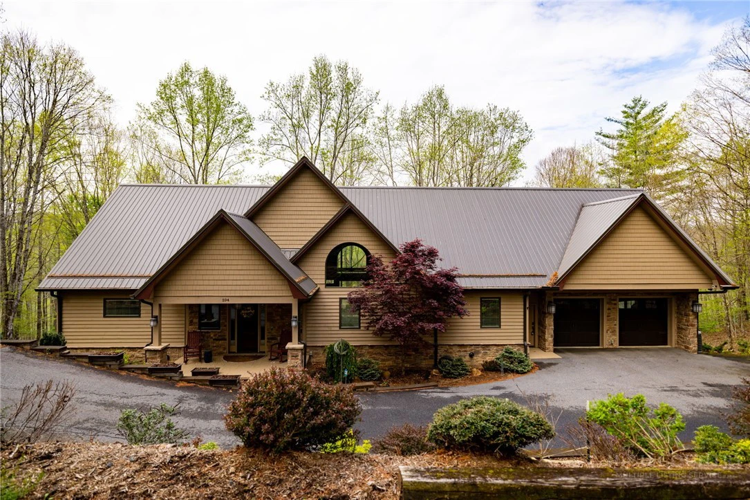 Image number 1 for the current listing