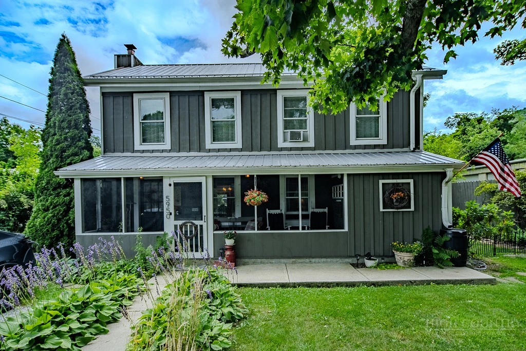 Image number 1 for the current listing