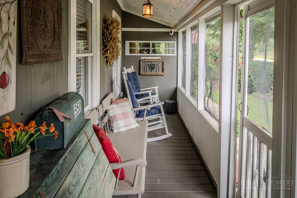 Image number 3 for the current listing