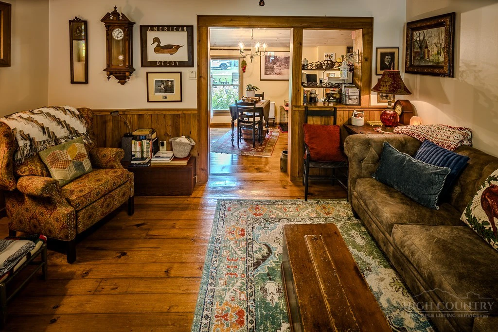 Image number 5 for the current listing