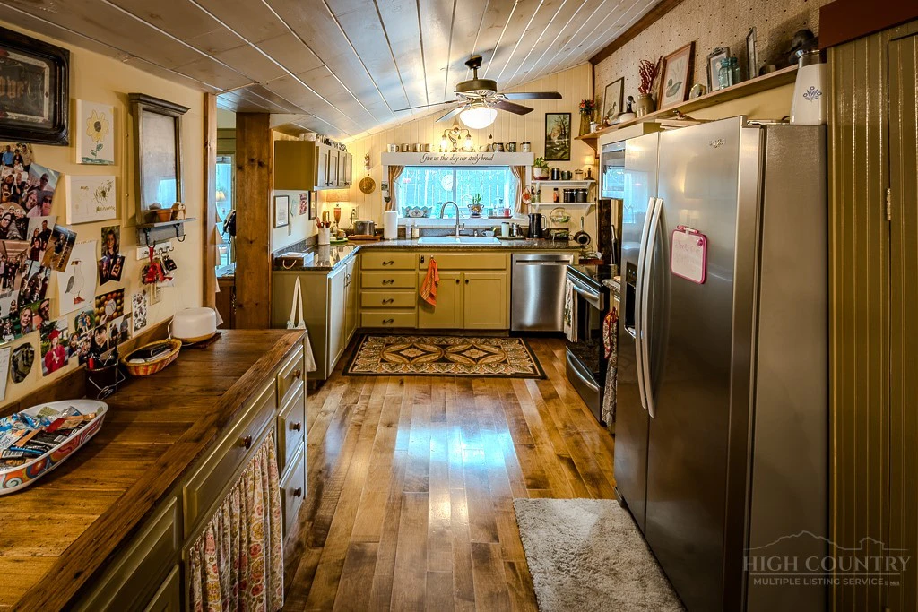 Image number 12 for the current listing