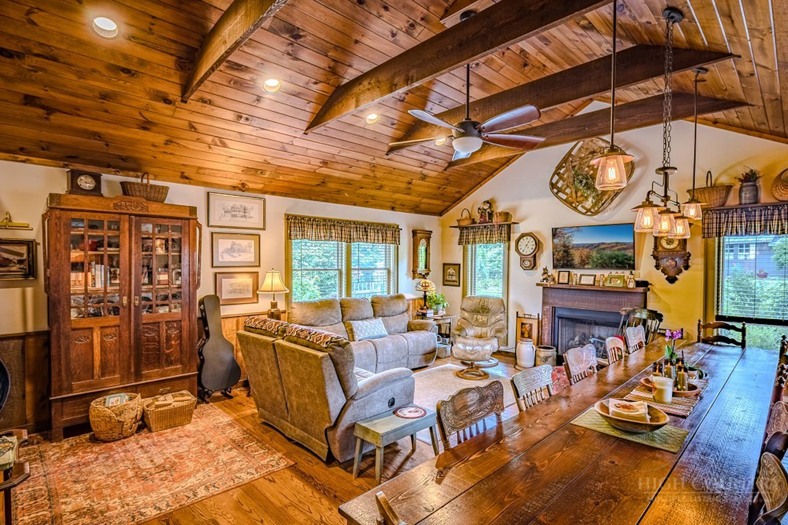 Image number 17 for the current listing