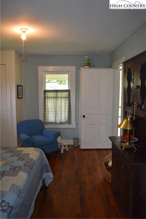 Image number 6 for the current listing