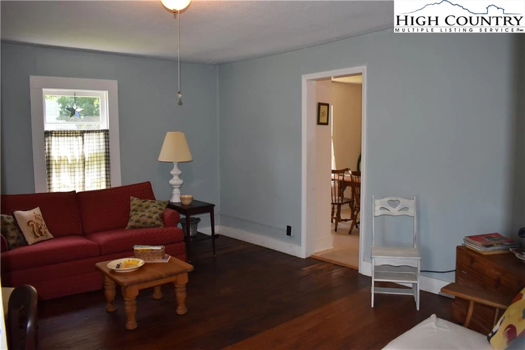 Image number 7 for the current listing