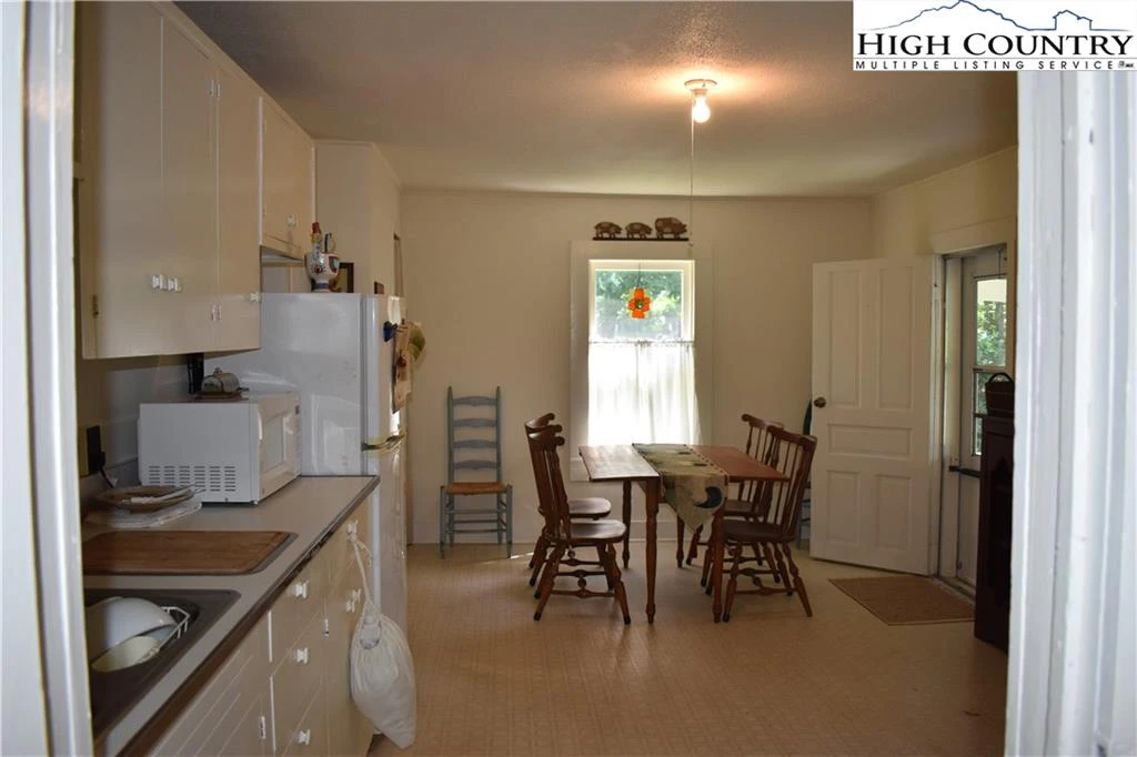 Image number 12 for the current listing