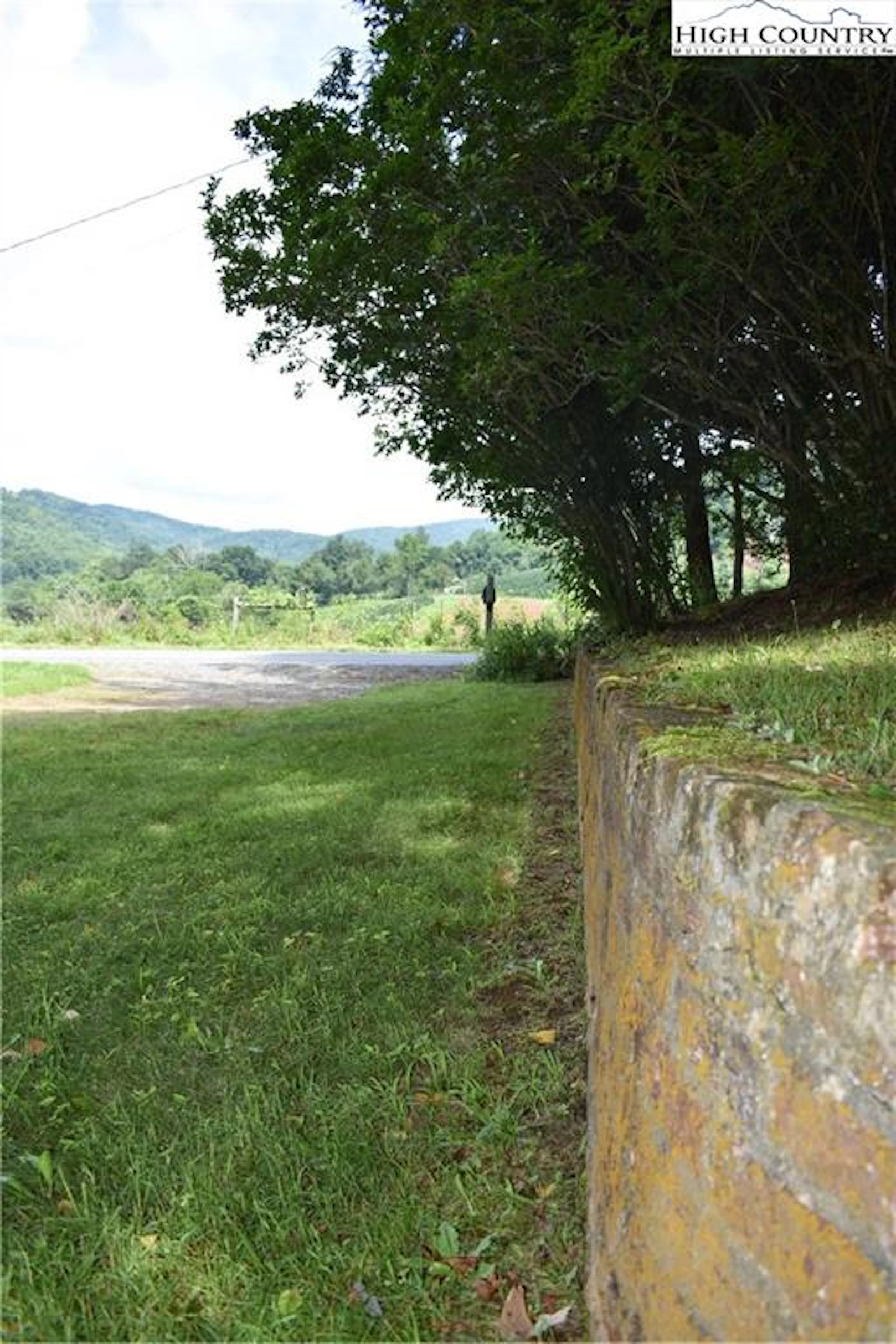 Image number 18 for the current listing