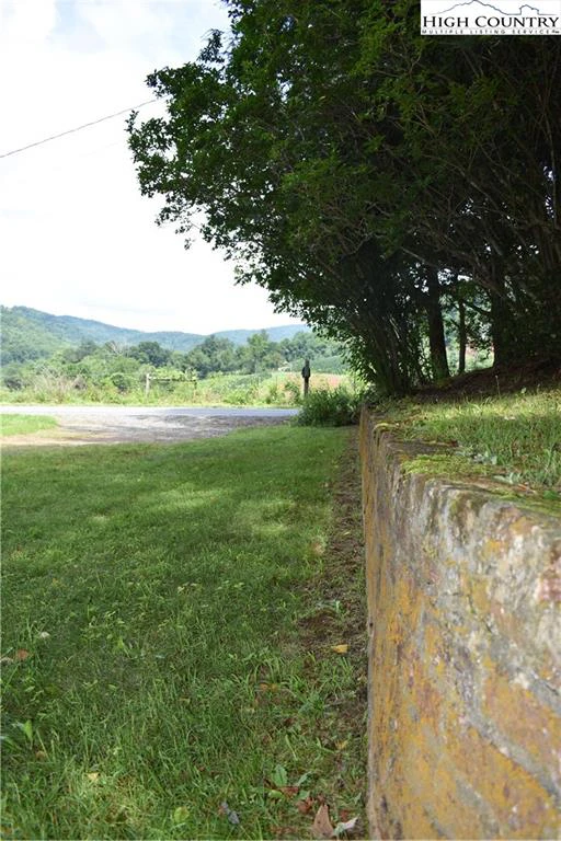 Image number 18 for the current listing