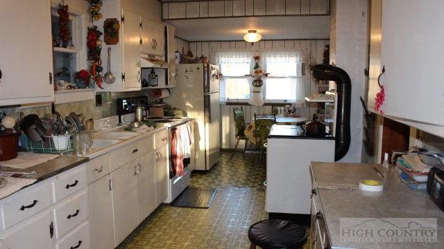 Image number 13 for the current listing