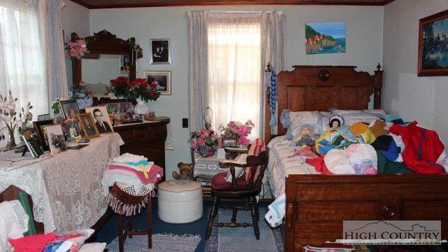 Image number 6 for the current listing