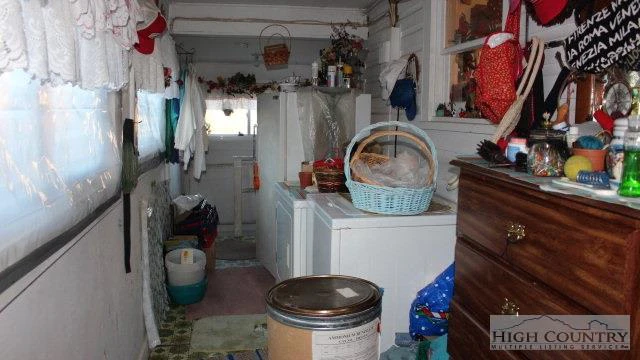 Image number 5 for the current listing