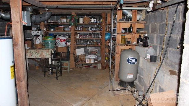 Image number 4 for the current listing