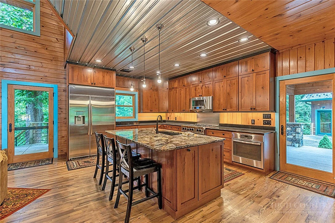 Image number 11 for the current listing