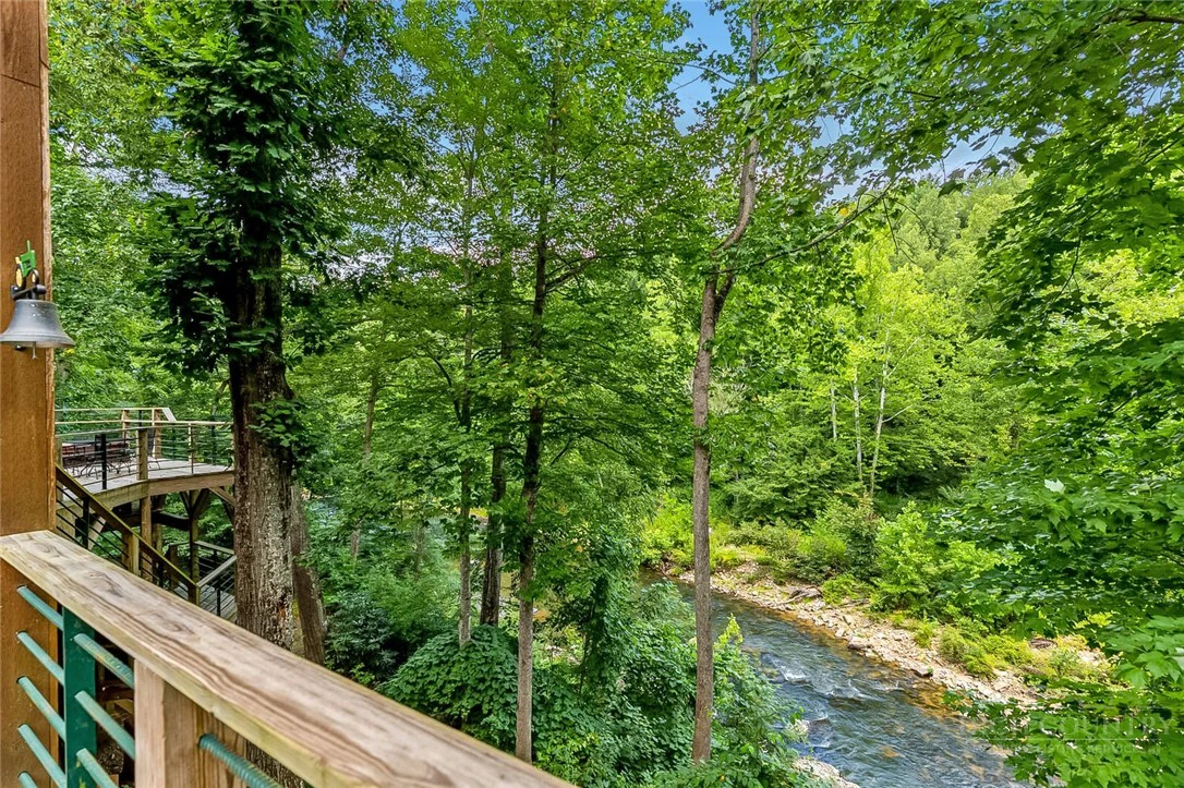Image number 6 for the current listing