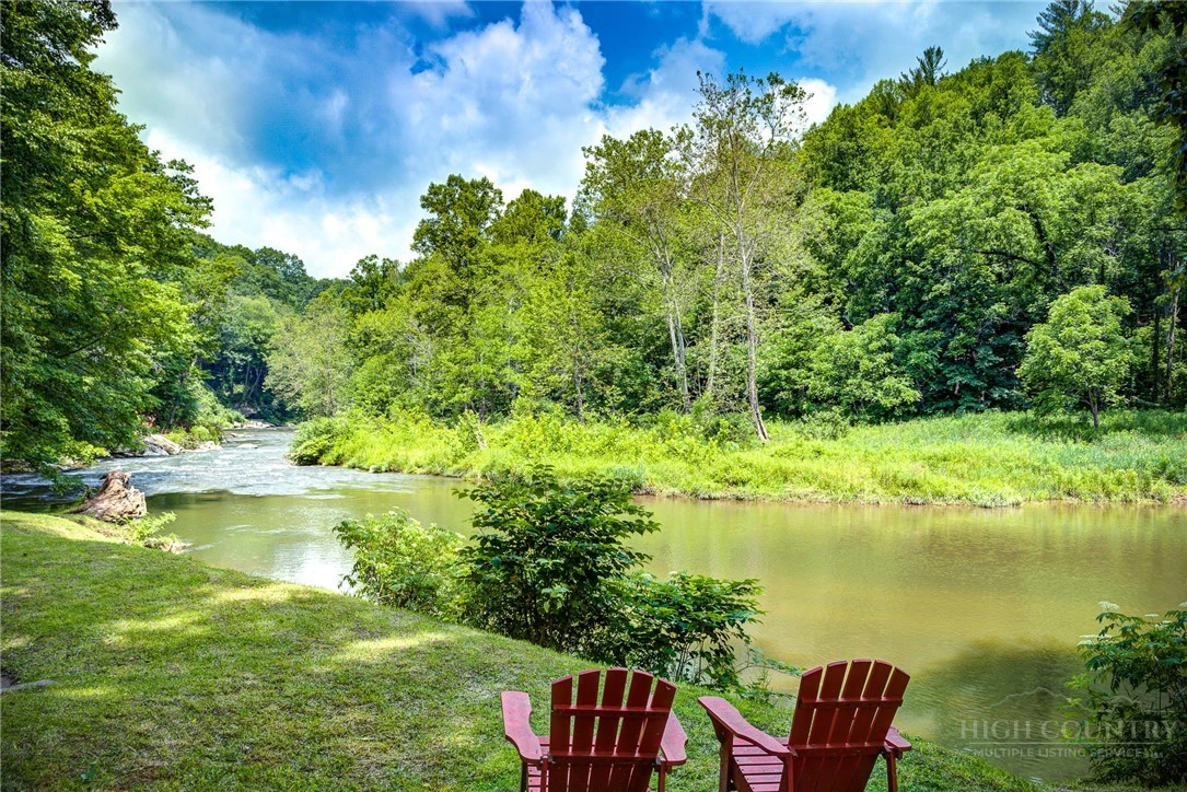 Image number 3 for the current listing