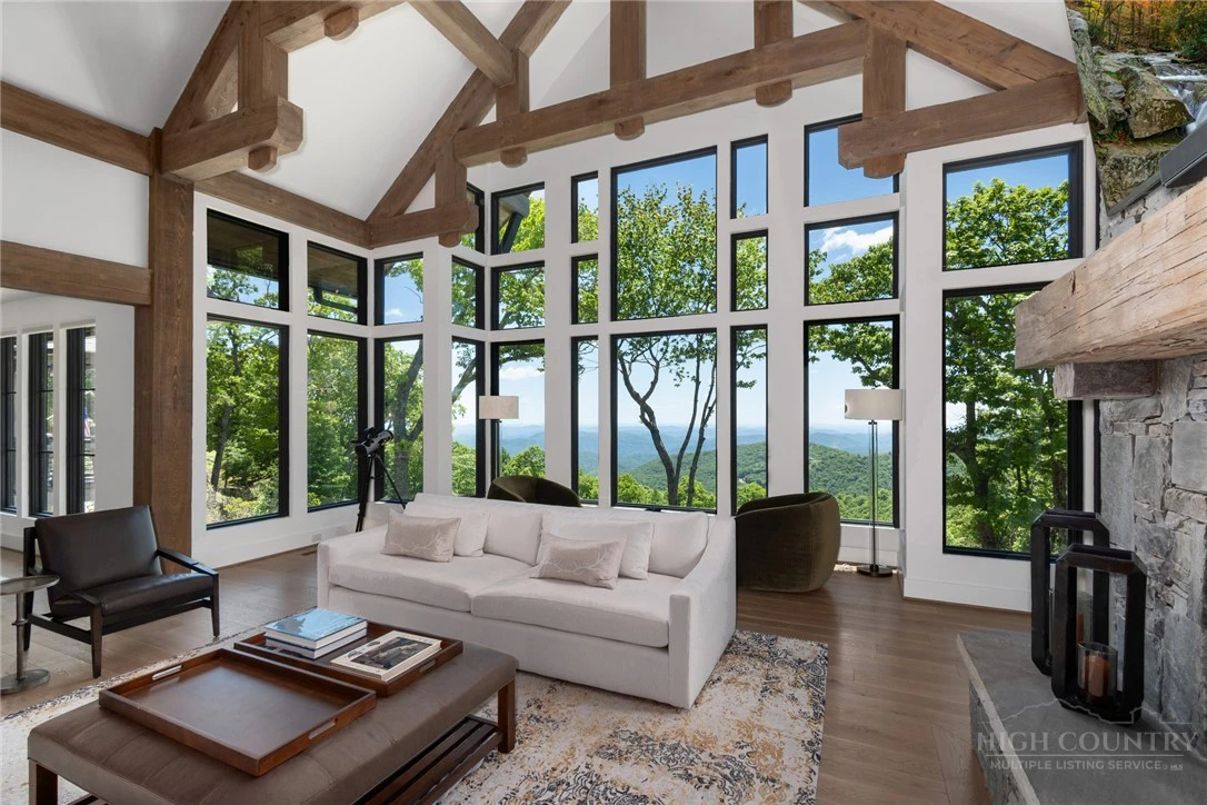 Image number 6 for the current listing