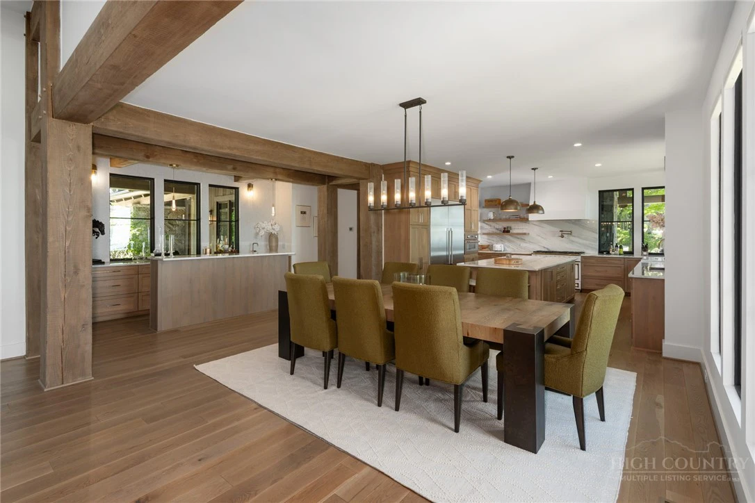 Image number 20 for the current listing