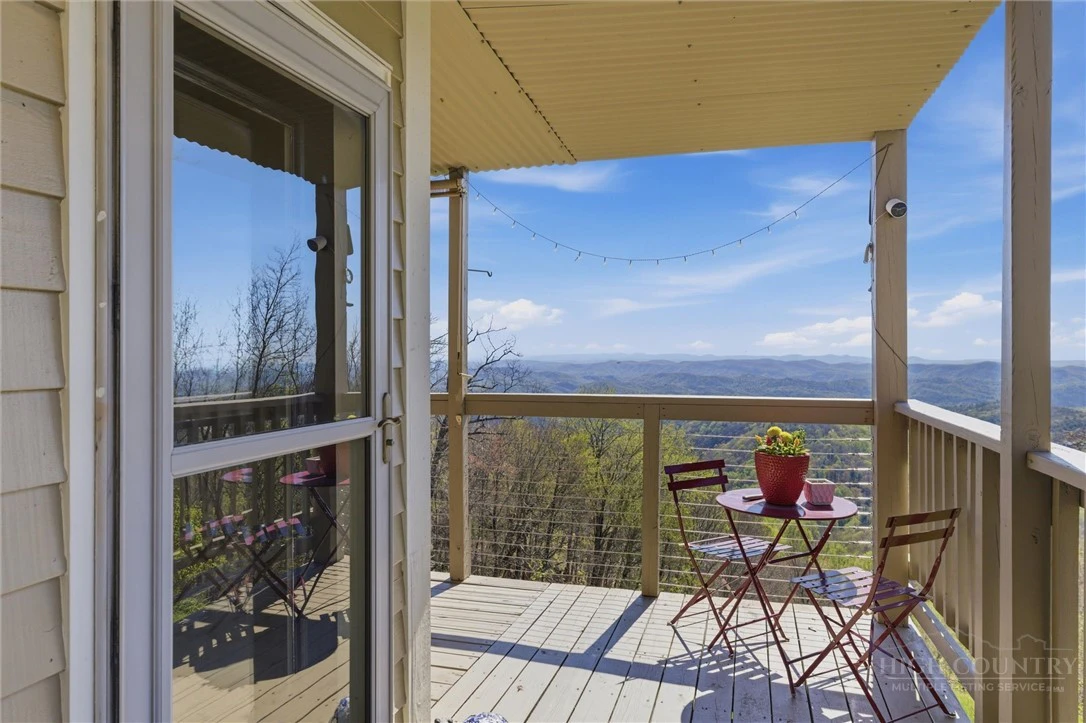 Image number 13 for the current listing