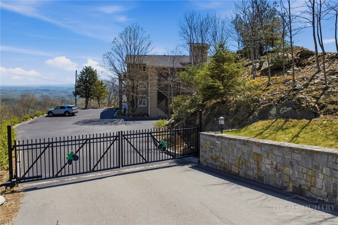 Image number 6 for the current listing