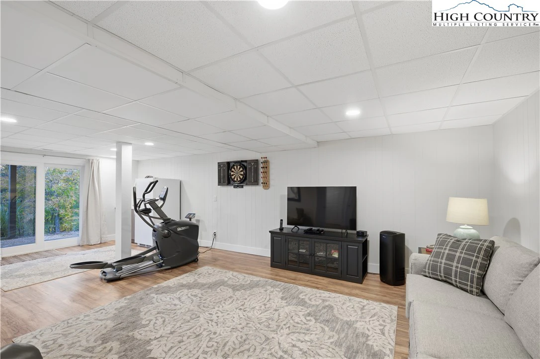 Image number 3 for the current listing