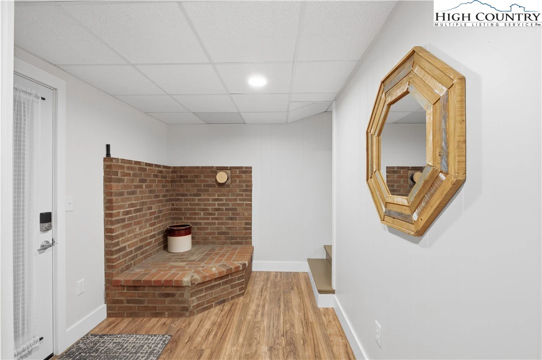 Image number 6 for the current listing