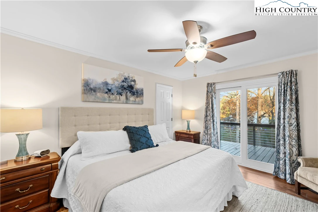 Image number 7 for the current listing