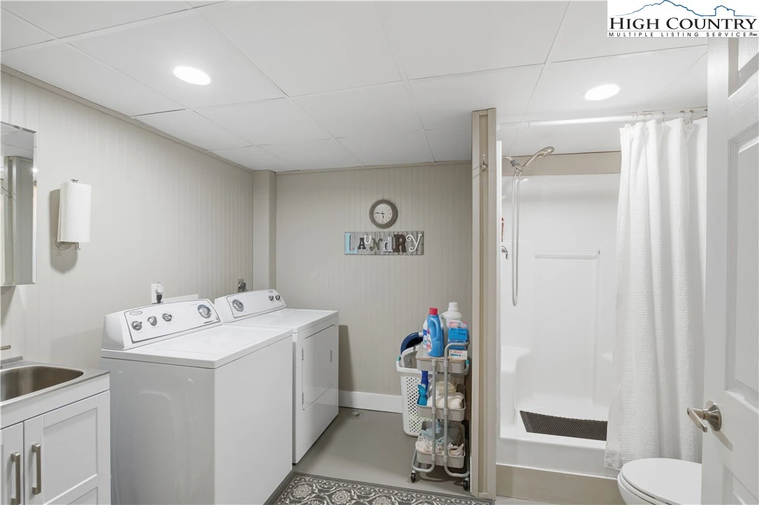 Image number 2 for the current listing