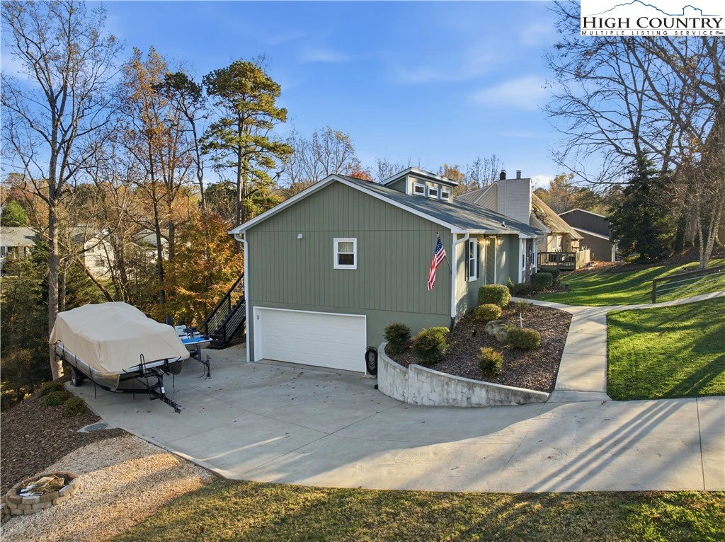 Image number 18 for the current listing