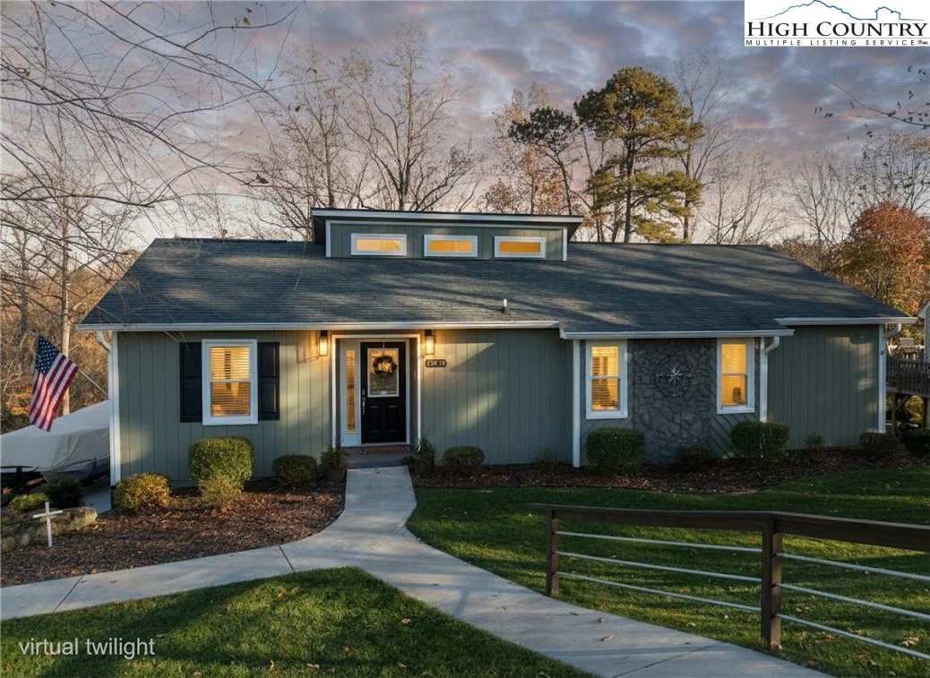 Image number 19 for the current listing