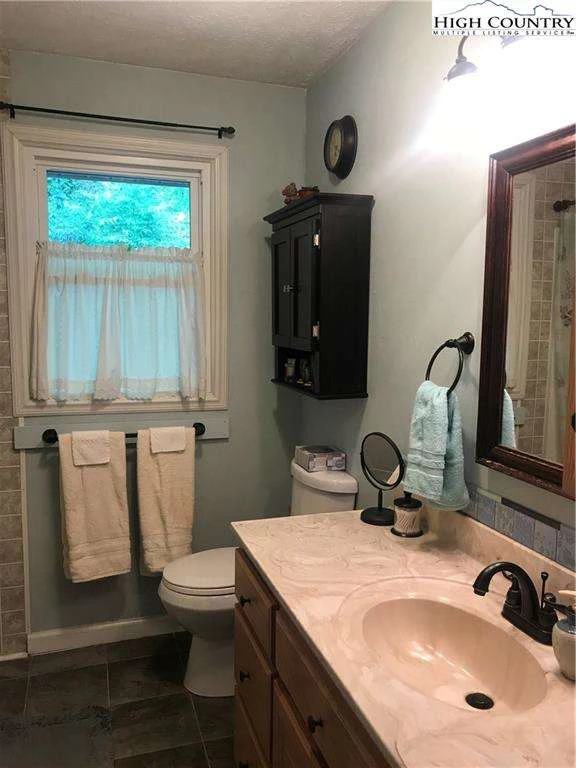 Image number 2 for the current listing