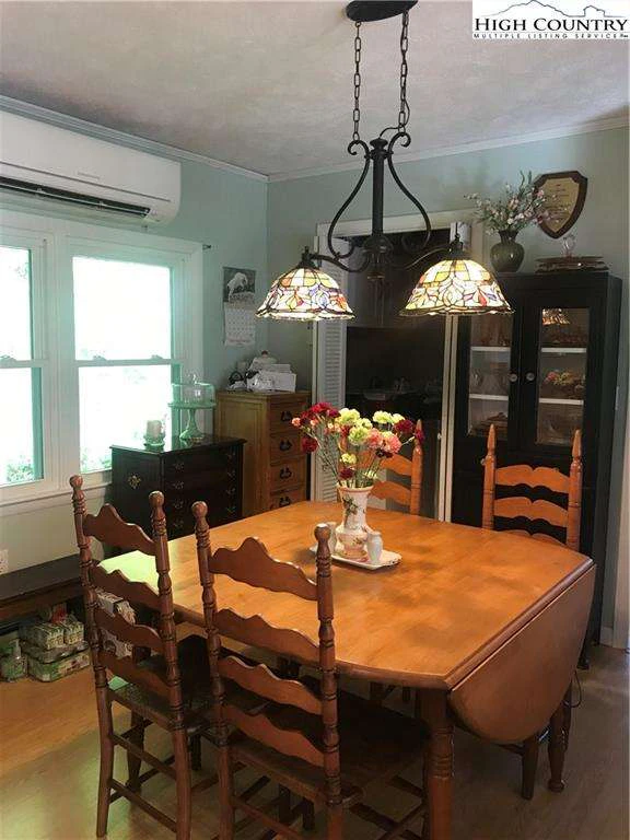 Image number 7 for the current listing