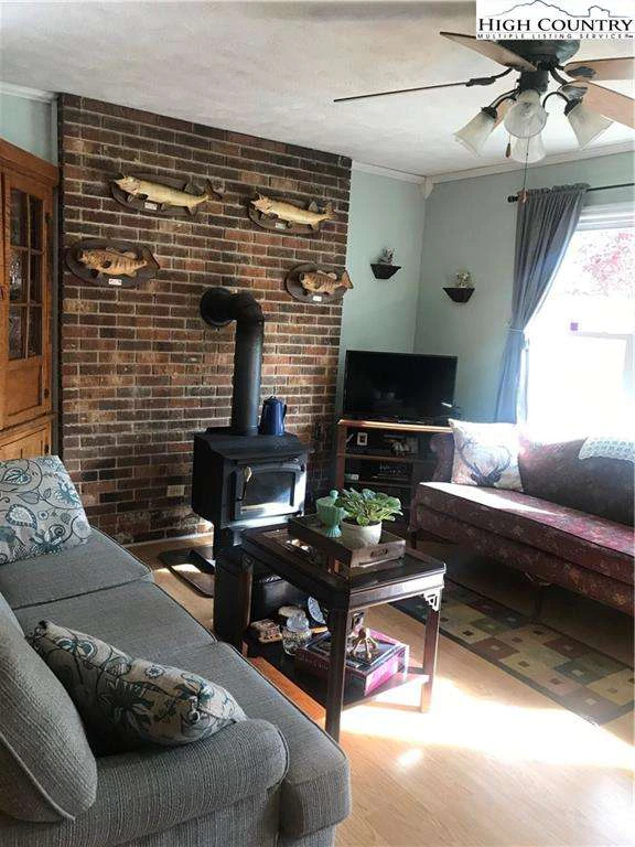 Image number 20 for the current listing