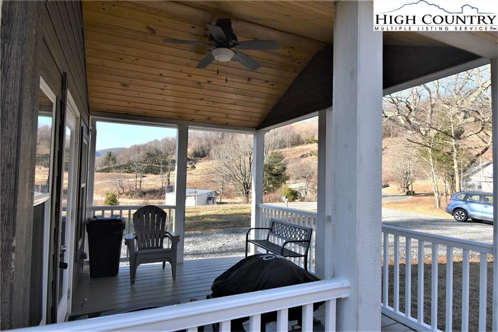 Image number 22 for the current listing