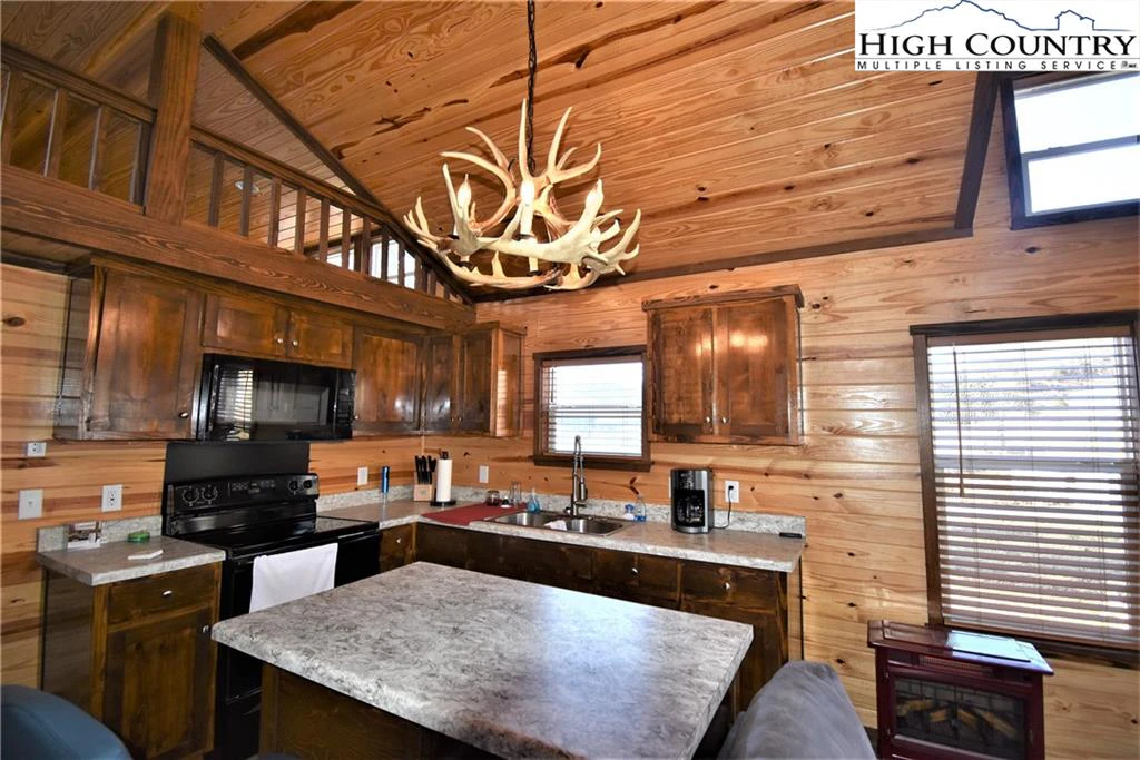 Image number 2 for the current listing