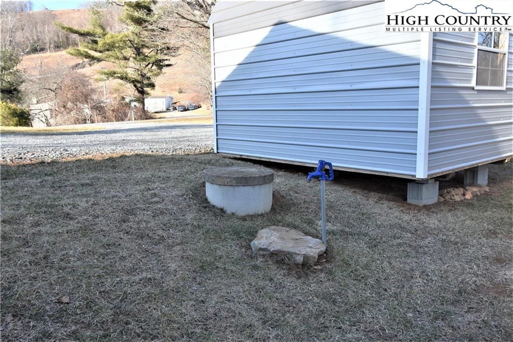 Image number 5 for the current listing