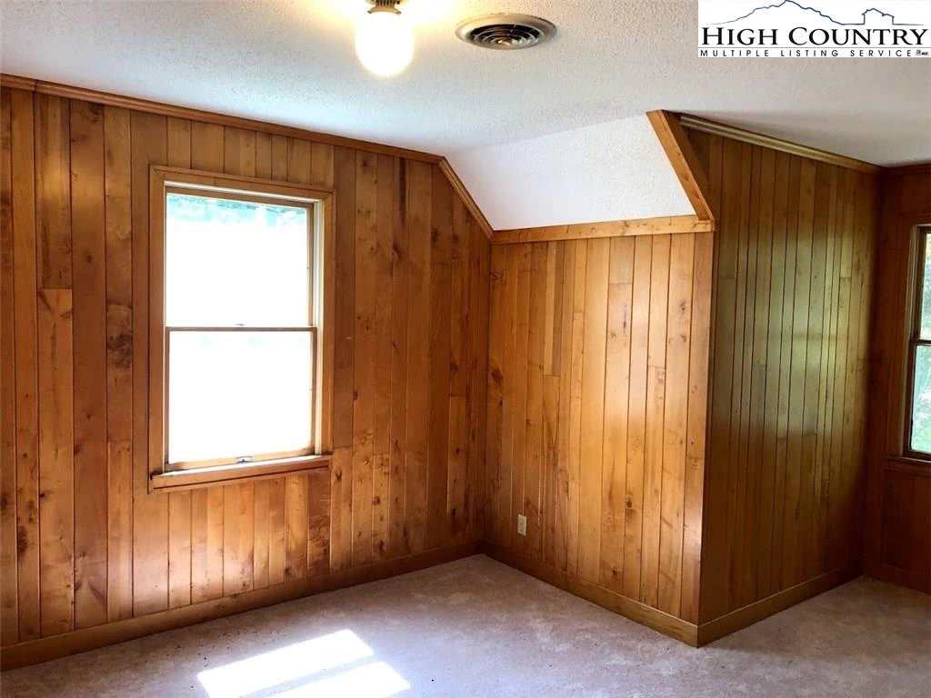 Image number 7 for the current listing