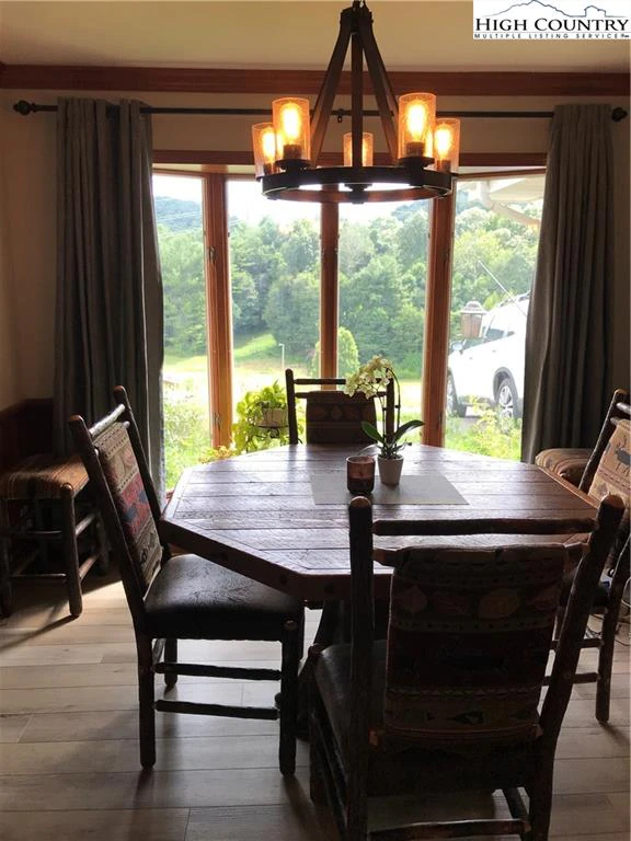 Image number 6 for the current listing