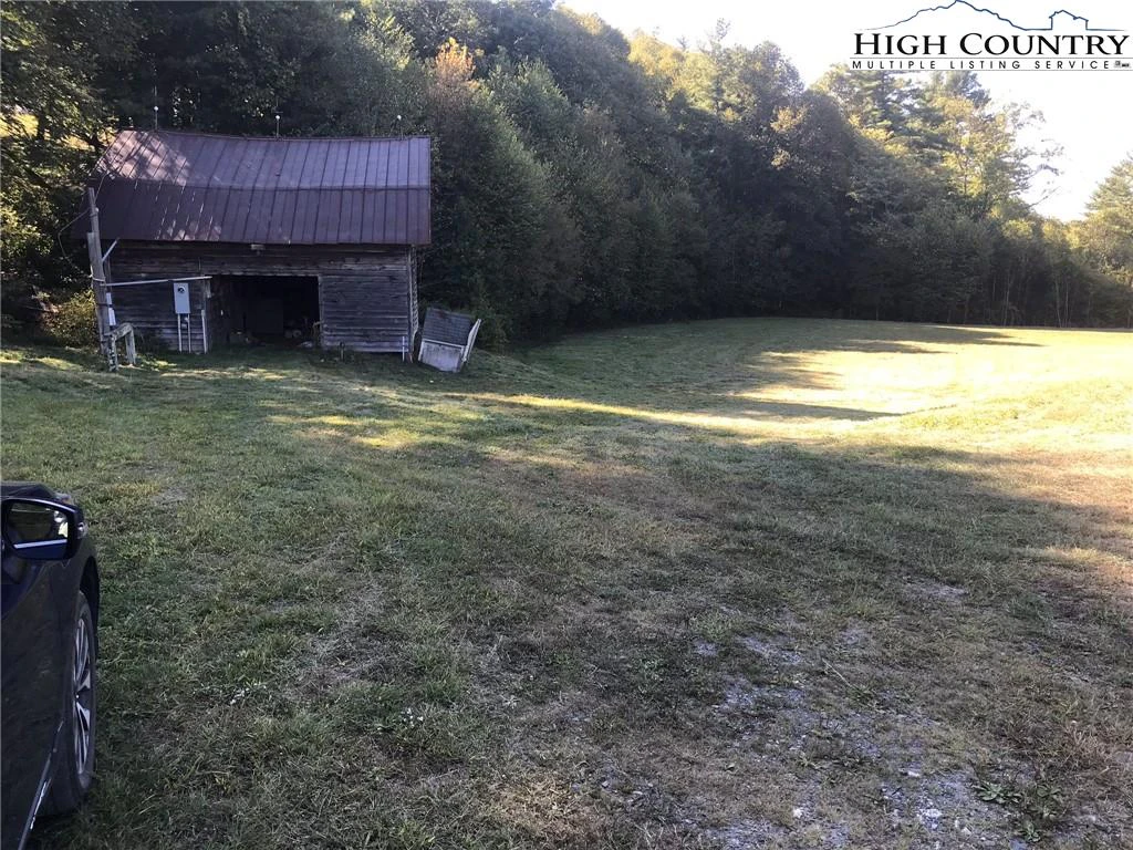 Image number 15 for the current listing
