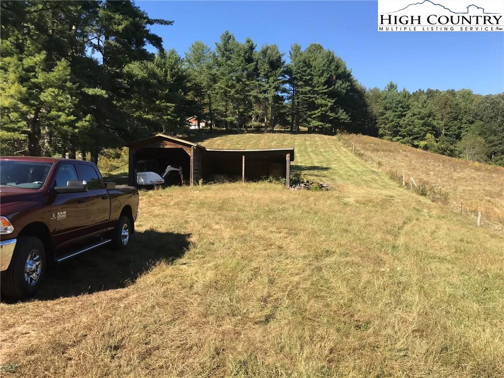 Image number 14 for the current listing