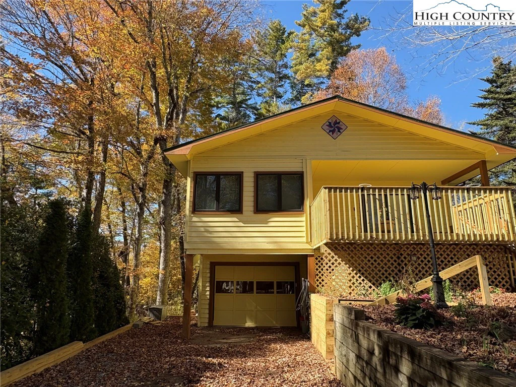 Image number 15 for the current listing